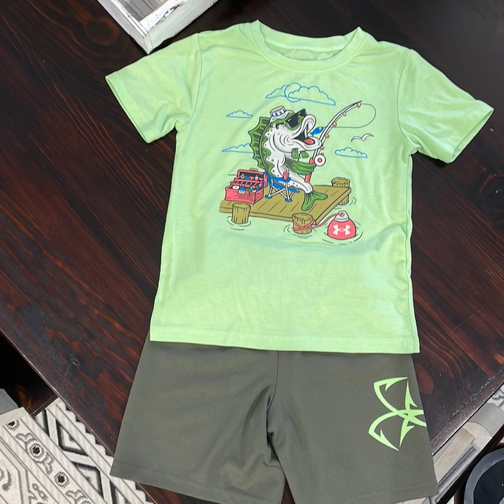 Boys Under Armour Short set